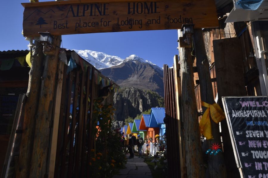 Annapurna Circuit Trek Accommodation Logistics in October Autumn